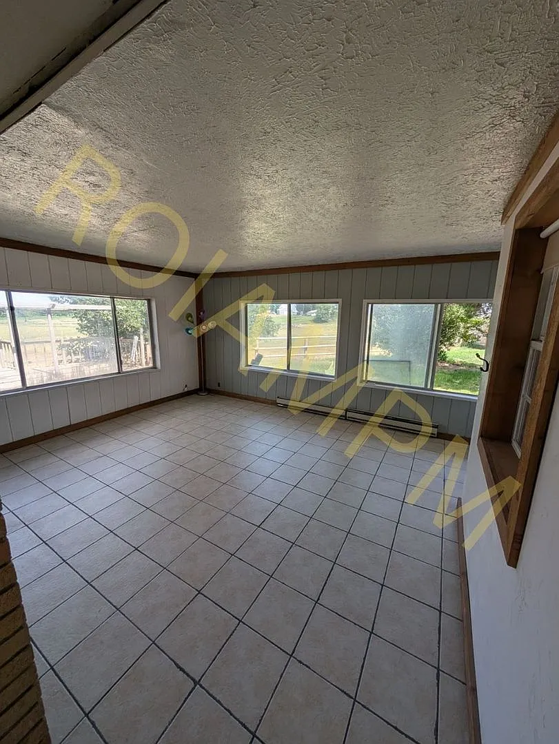 Charming 3-bed 2-bath Home at the Edge of Town — Photo 4