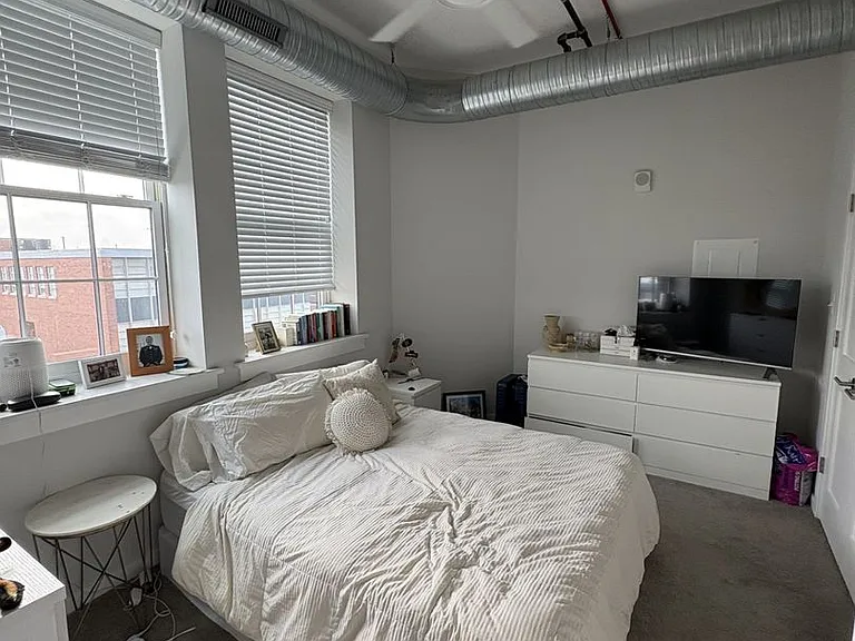 923 S East Ave — Photo 22