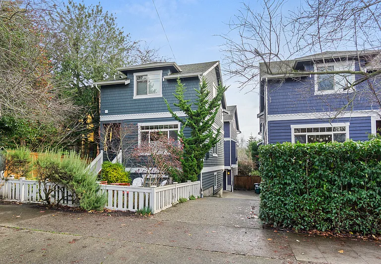 524 25th Ave S — Photo 1