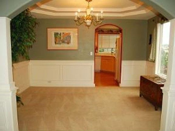 3rd image of 4410 Country Club Dr NE