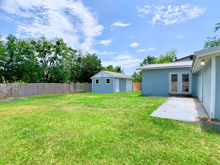 435 Sigsbee Rd — Photo 31