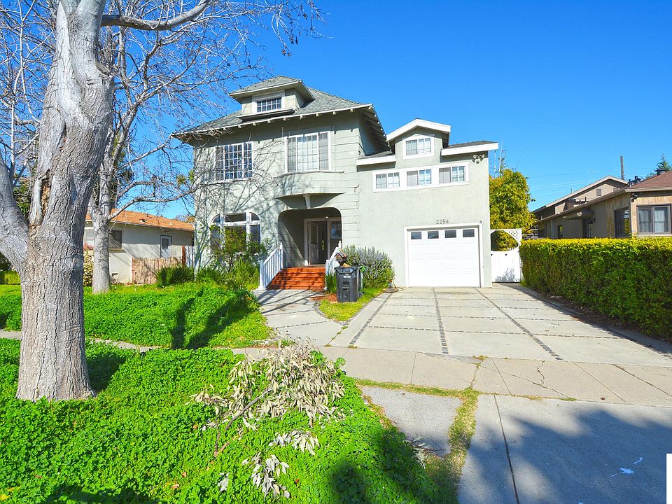 1st image of 2254 Wellesley Ave