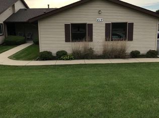 417 N Thornwood Dr, McHenry, IL 60050