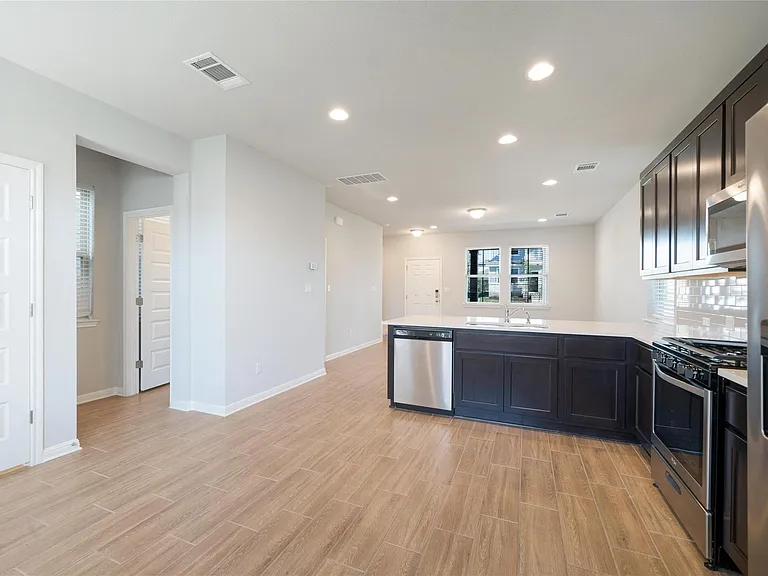 2045 Arendale Dr — Photo 7