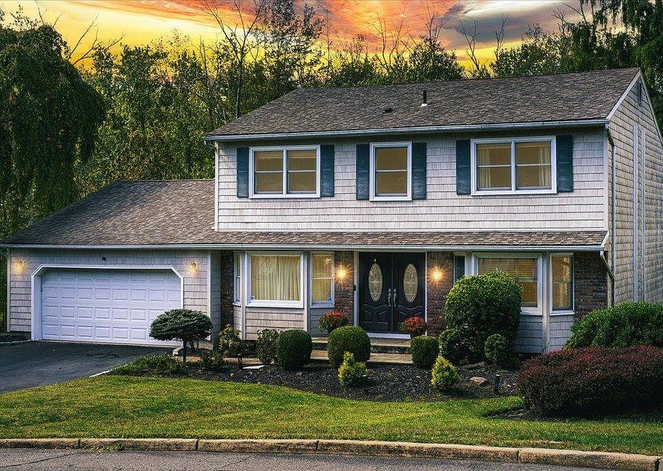 1st image of 4 Tioga Court