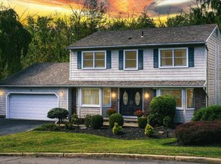 4 Tioga Ct, New City, NY 10956