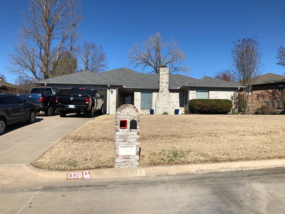 1st image of 1328 Lakehurst Dr