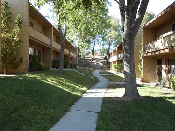 3rd image of 14299 La Paz Dr APT 14