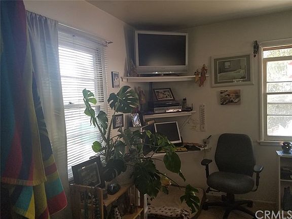 BEDROOM/OFFICE AREA