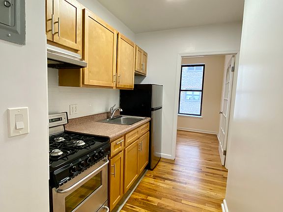 2nd image of 232 E 80th St APT 20