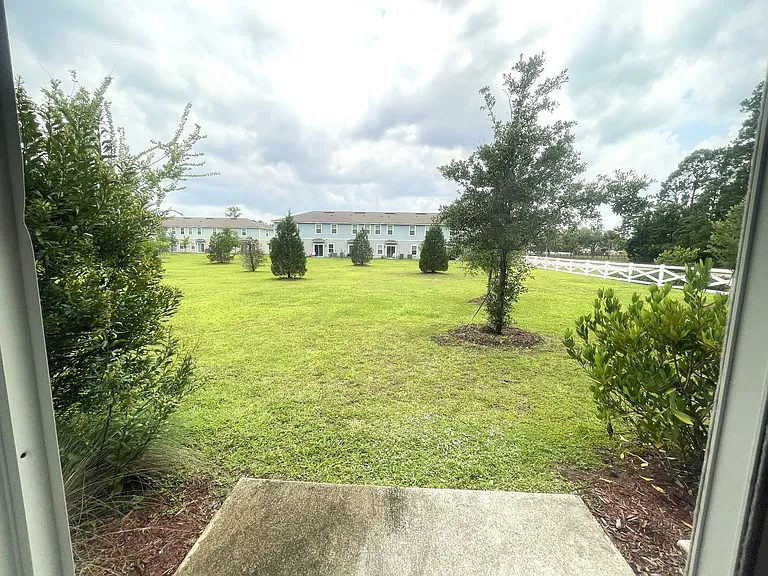 810 Capitol Pkwy — Photo 19