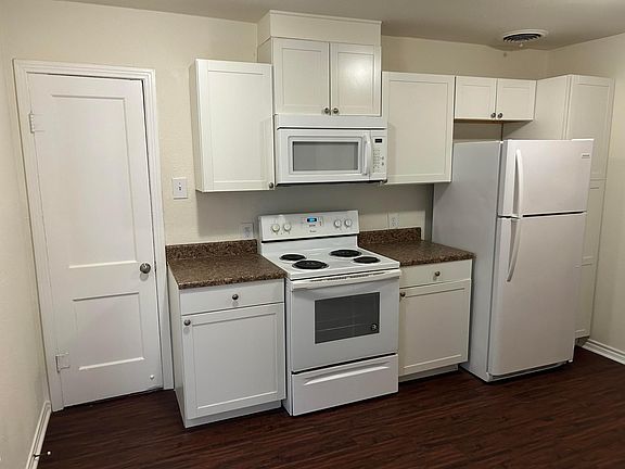 3rd image of 217 N 1st St