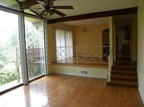 5th image of 2300 Larkspur Dr