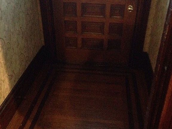 Double door foyer