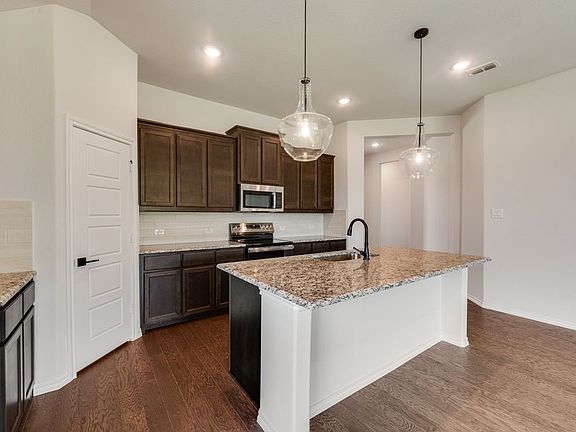 5th image of 284 Coronado Ct