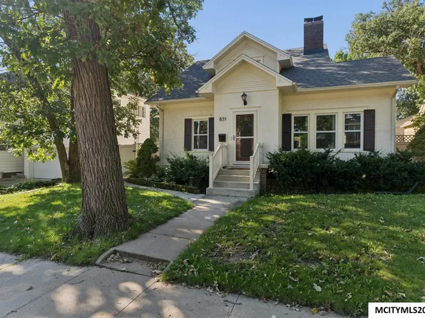 831 1st St NW, Mason City, IA 50401