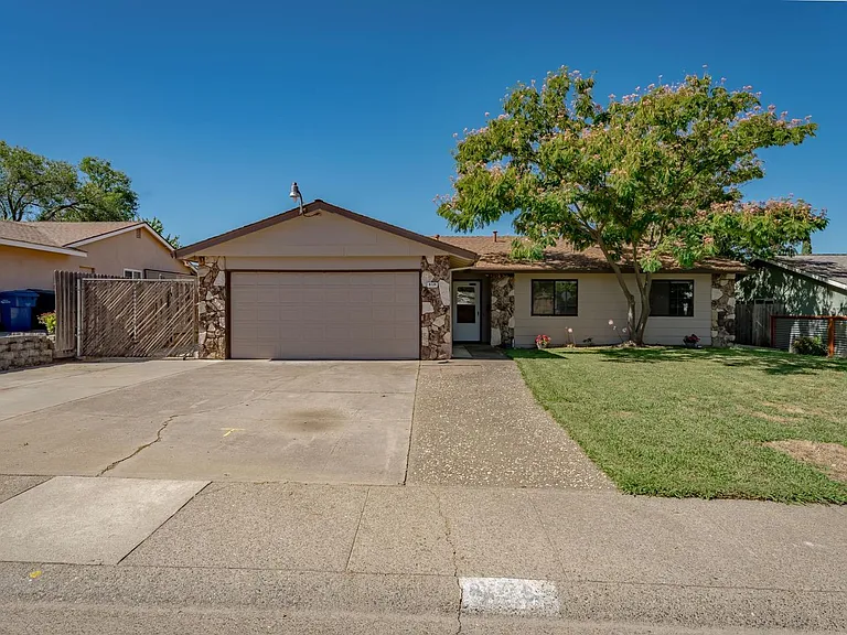8126 Dart Way — Photo 1