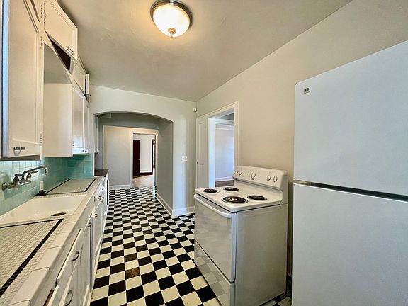 2nd image of 5518 Troost Ave #2S