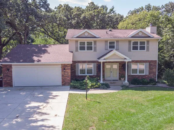 732 Santa Fe Dr, Freeport, IL 61032