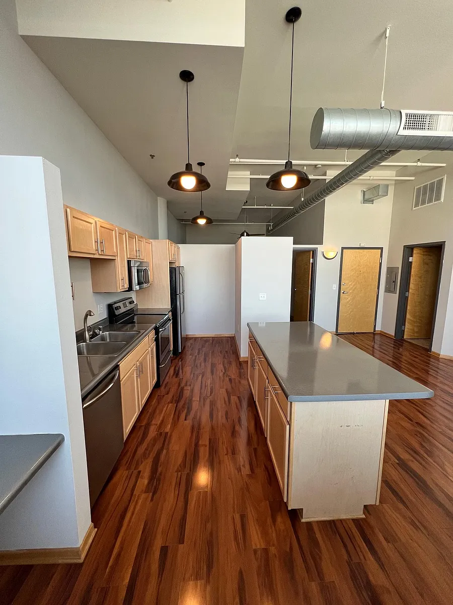 Building Photo - 628 N Vel R Phillips Ave #609