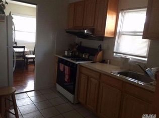 24 Elliot Dr, Hicksville, NY 11801