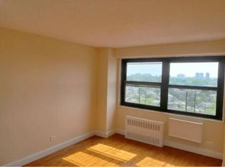 800 Neill Ave #5, Bronx, NY 10462