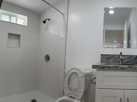 3rd image of 1813 11th St APT 3