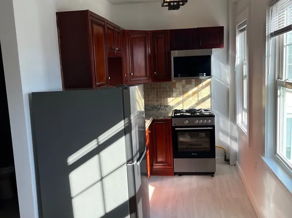 7 Main St, Foxboro, MA