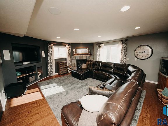 4th image of 501 S Tessa Ave
