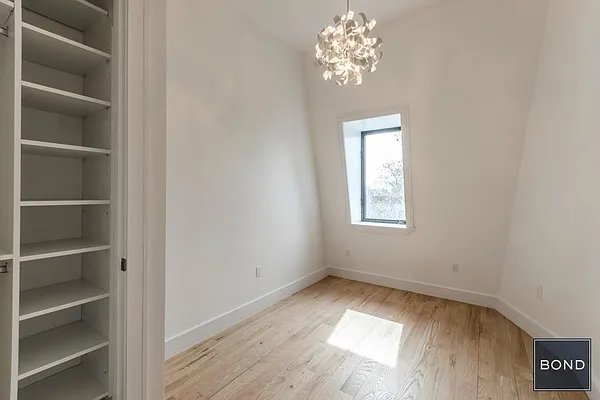 Rented by Bond New York | media 10