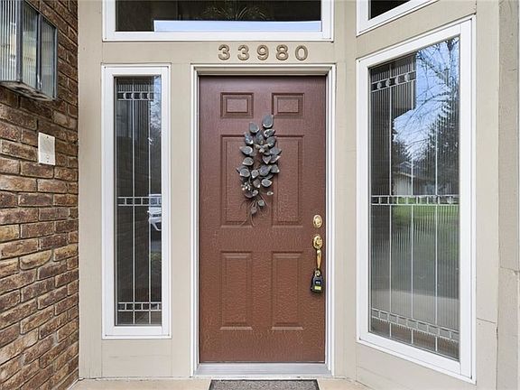 4th image of 33980 Redbridge Ln