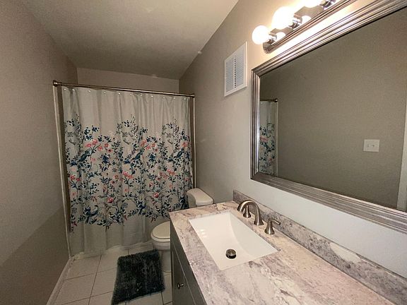 5th image of 2946 N Dekalb Dr APT C