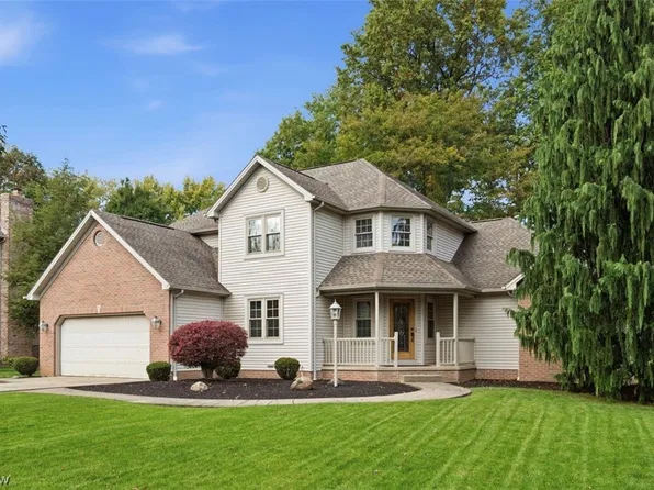 5202 N Beacon Dr, Youngstown, OH 44515