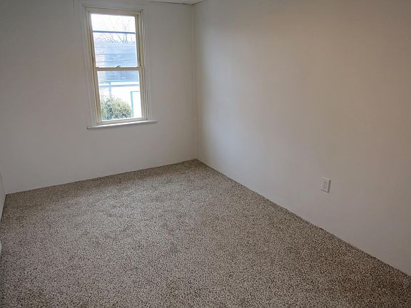 5th image of 111 W Poplar St Floor 2