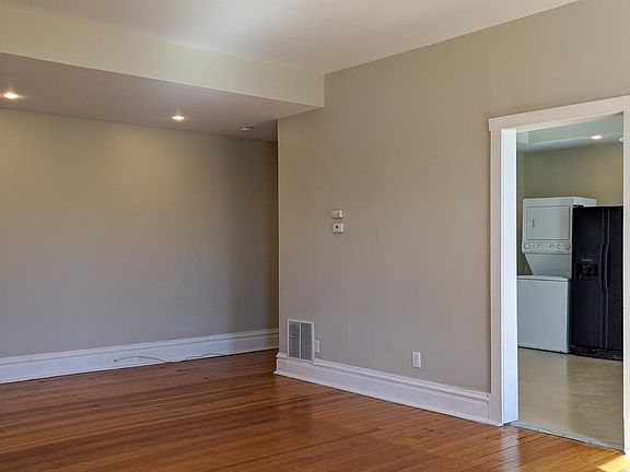5th image of 2627 Cherokee St #202