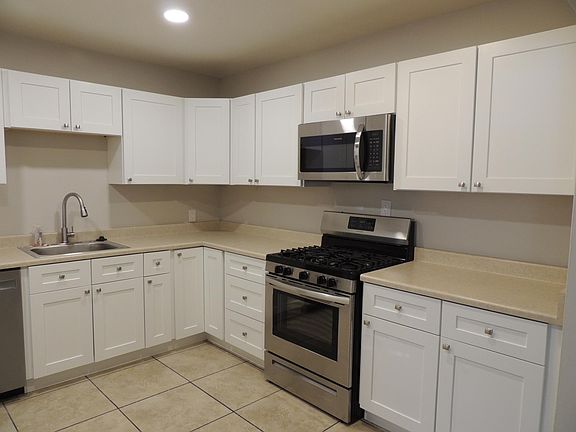 3rd image of 2524 E Heatherbrae Dr