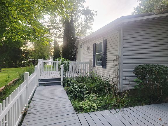 5th image of 592 N Paradise Dr