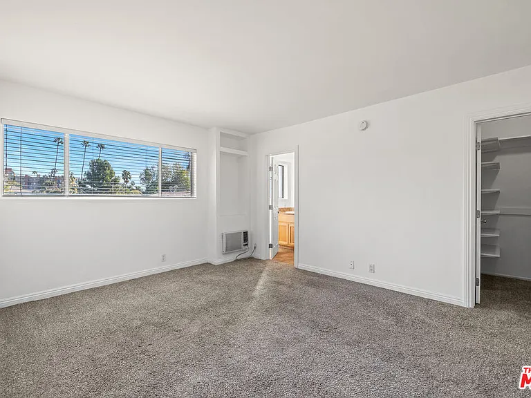 7560 Hollywood Blvd #109 — Photo 24
