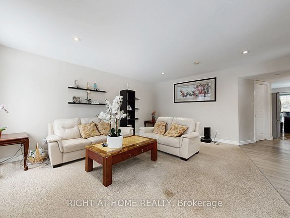 4th image of 301 Garner Rd E