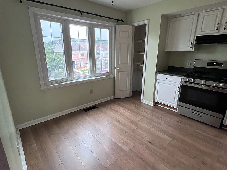 3915 Penns Dr — Photo 5