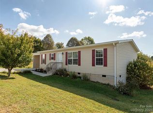 11 Virginia Loop Ln, Hendersonville, NC 28792