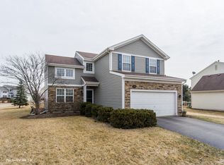 441 Mockingbird Ct, Lindenhurst, IL 60046