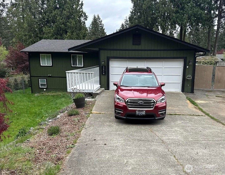 1st image of 3978 Silver NW