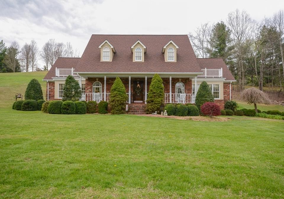 1st image of 719 Quail Hollow Dr