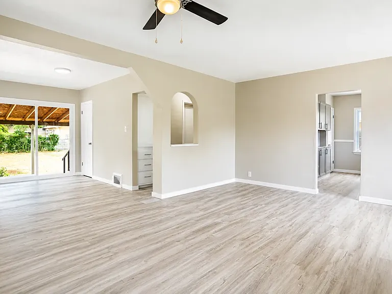 736 Jackson St — Photo 10
