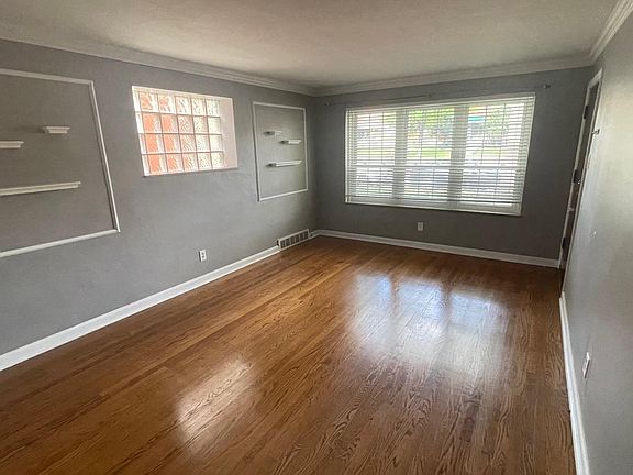 2nd image of 5333 Jamieson Ave #1N
