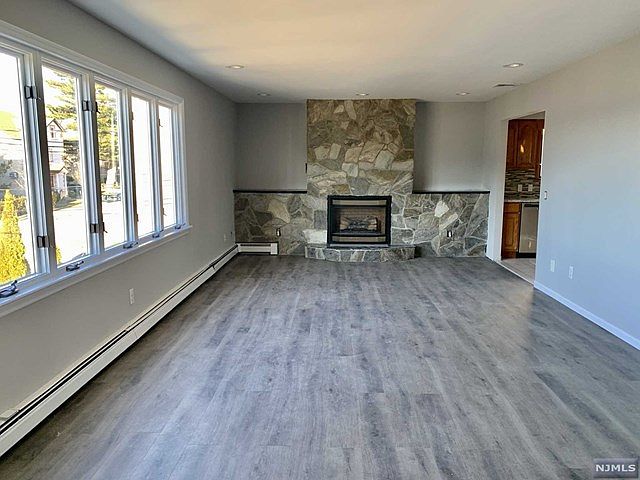 1st image of 248 Outwater Ln