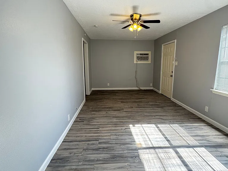 3270 Christopher St — Photo 17