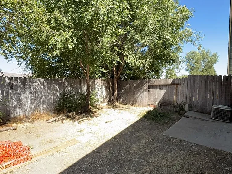 155 Derek Dr — Photo 40