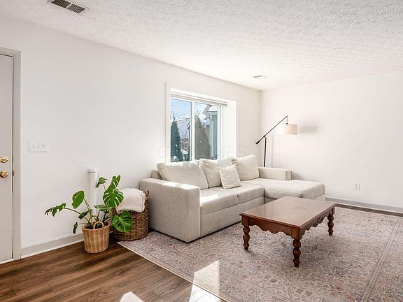 5th image of 4334 Lawn Pl
